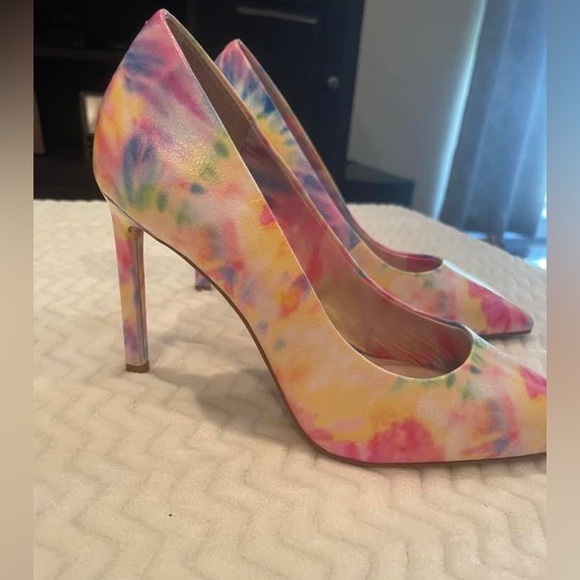 Womens Gianni Bini 4" Stilleto Multi Color Tie Dye Heels Size 6.5 - Picture 2 of 3